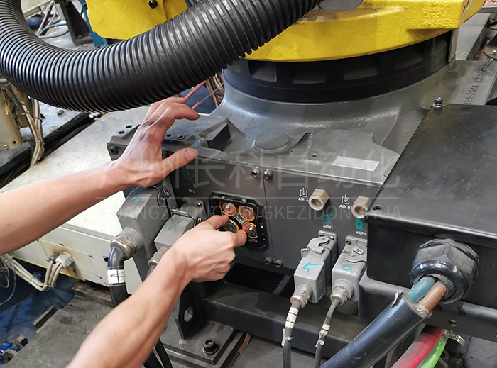 發(fā)那科機器人R-2000IC/125L保養(yǎng) 發(fā)那科機器人R-2000IC/125L保養(yǎng)