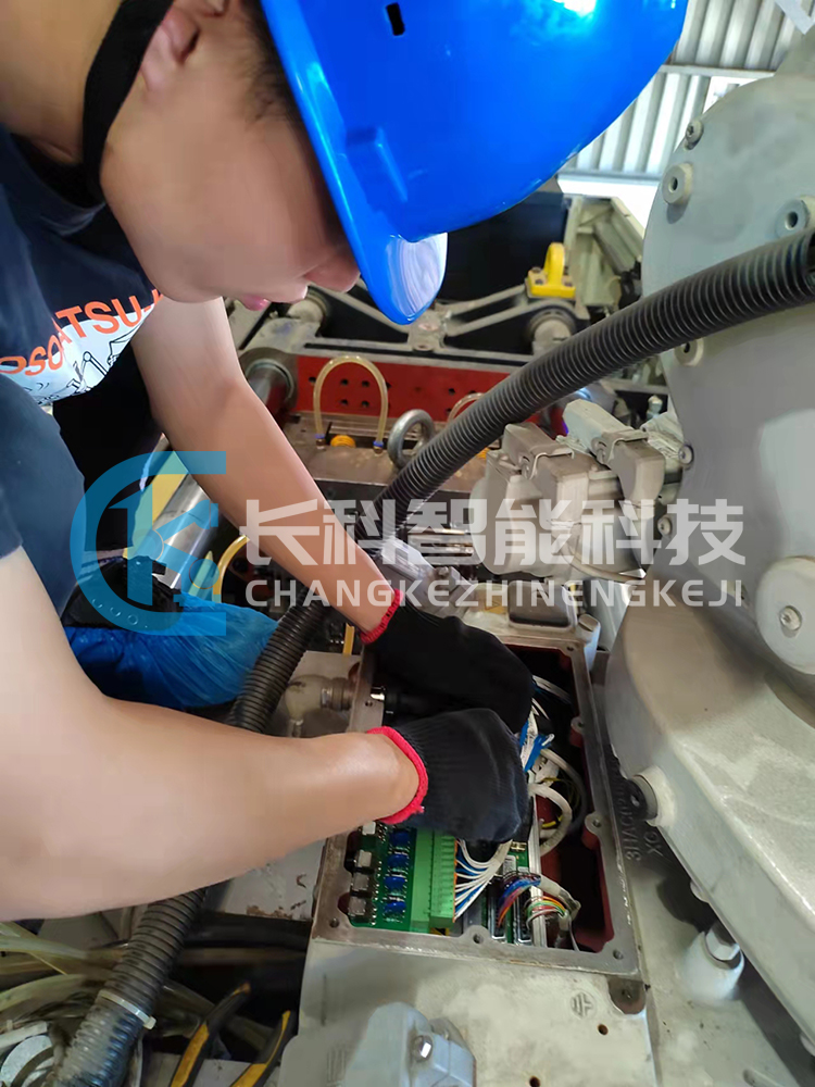 ABB機(jī)械手保養(yǎng)前后對(duì)比圖 ABB機(jī)械手保養(yǎng)前后對(duì)比圖